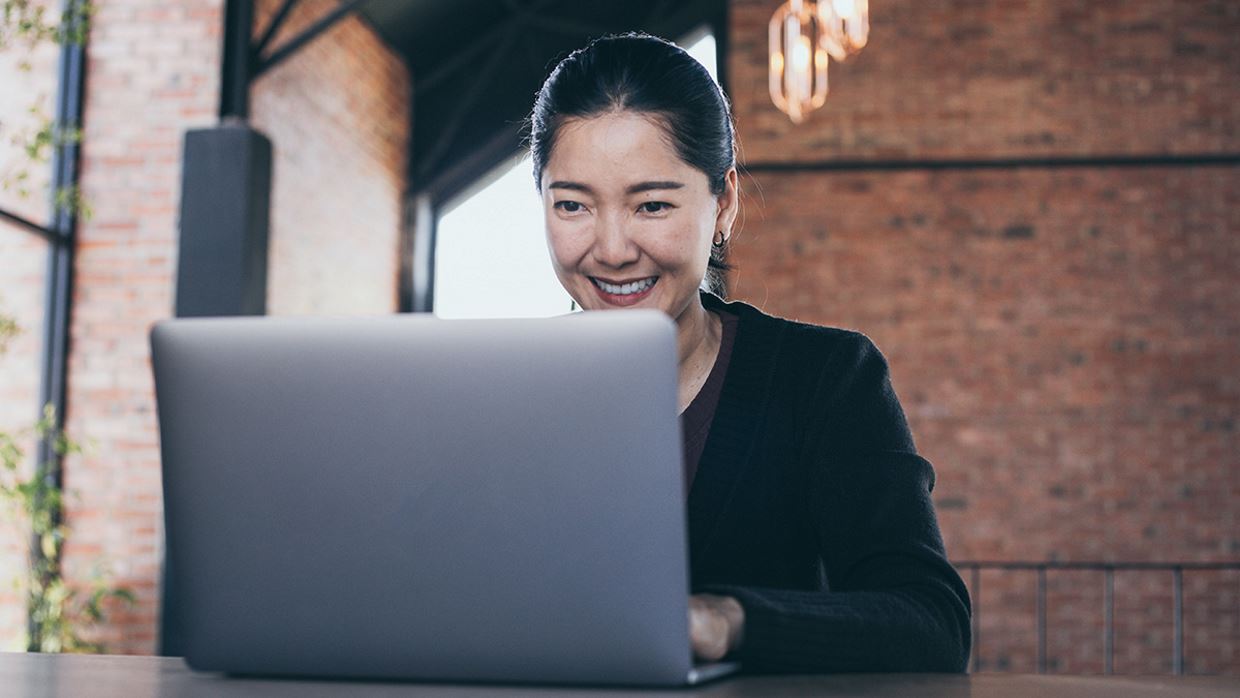 Woman on laptop. 